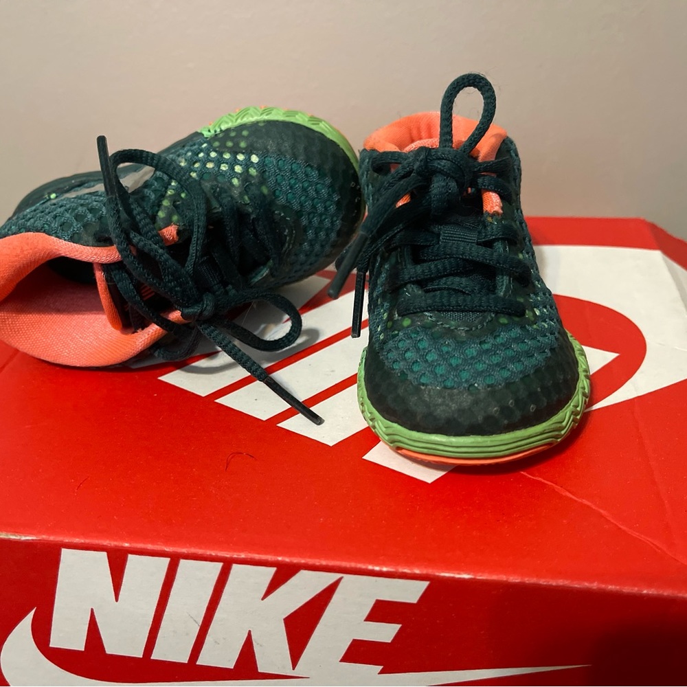 Kyrie Irving Venus Flytraps